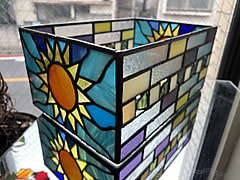 佐々木裕子さん作　ステンドグラス小物入れ