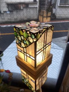 栗田知子さんさ作　ステンドグラスみにライト